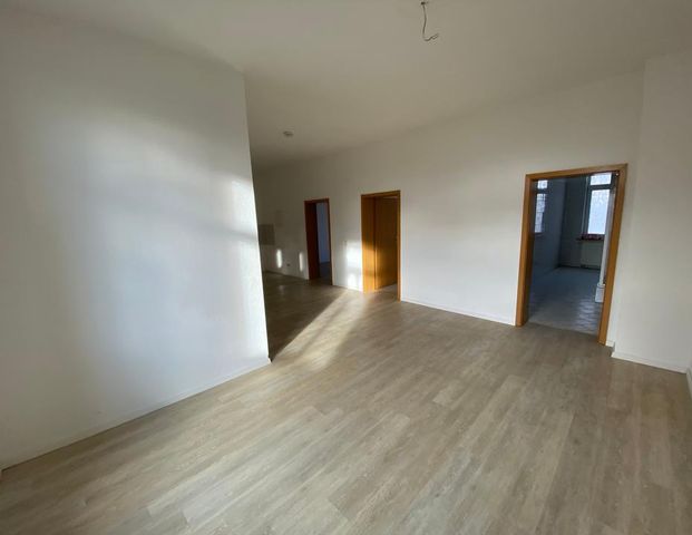 Helle, freundliche 3- Raum Wohnung zentrumsnah mit Balkon in Plauen - Foto 1