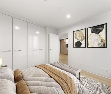 Immaculately Presented Single-bedroom with Stunning Bay Views - Photo 4