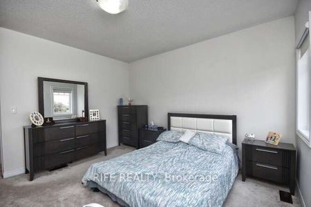 Detached Home For Lease | N8143974 - Photo 4