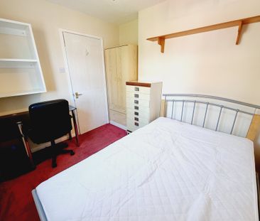 4 Bed Student Accommodation - Photo 5