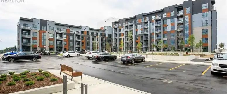 121 - 95 DUNDAS STREET W | 121 - 95 DUNDAS STREET W, Oakville - Photo 1