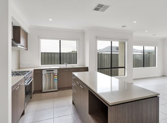 Immaculate CORNERSTONE FAMILY HOME - Photo 1