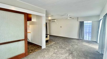 Family home in Tamatea - Photo 3