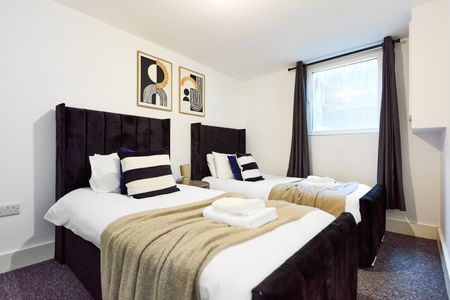 6 Bed Semi-Detached House, Harold Terrace, LS6 - Photo 4