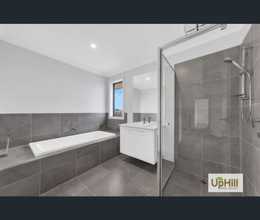 7 Echo St, Clyde North, Vic 3978 - Photo 6