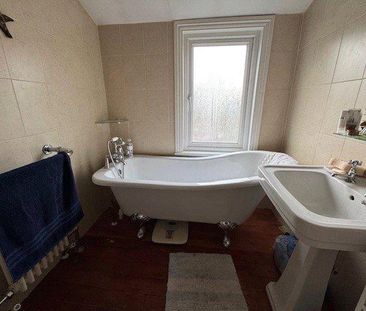 2 bedroom semi-detached house to rent - Photo 6