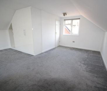 4 bedroom detached house to rent - Photo 3