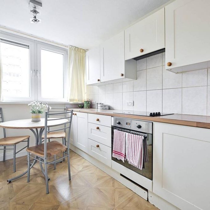 3 bedroom flat to rent - Photo 1