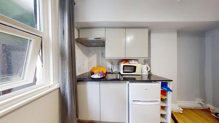 studio property to let - Photo 5