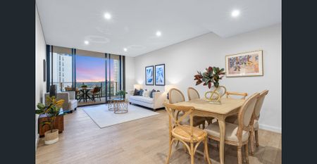 Top floor unit with district views - Photo 3