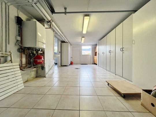 Instapklare bel-etage met garage, tuin en 3 slaapkamers. - Photo 1