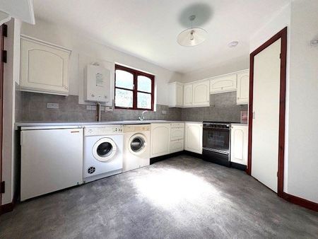 2 bedroom semi-detached house to rent - Photo 4