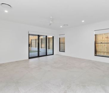 NEAR NEW EXECUTIVE HOME WITH DUCTED AIR CONDITIONING - Photo 1