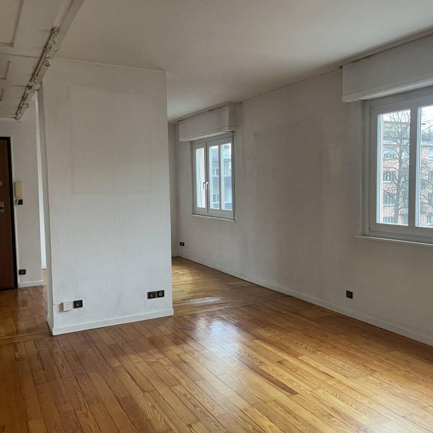 À LOUER ! Lumineux appartement de 3/4 pièces à proximité des transports et des commodités à Strasbourg - Photo 1