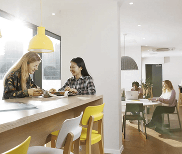 Medium Standard Double Ensuite - Photo 2