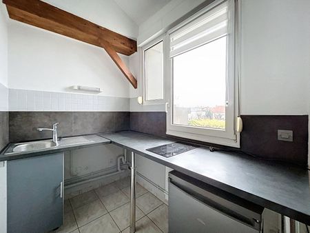 Appartement à louer - REIMS - PROCHE JEAN JAURES - Photo 3