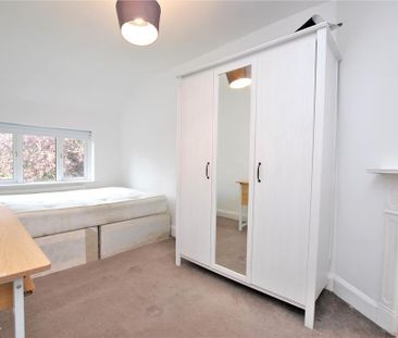 4 bedroom semi-detached house to rent - Photo 3