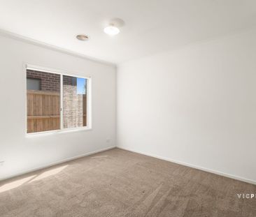 Great Family Home in Featherbrook - Photo 4