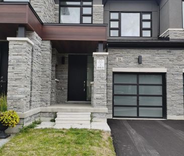 Condo Townhouse For Lease | N9246880 - Photo 3