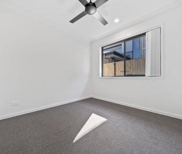 Parkside Family Home with 2 Living Areas, Solar Savings & Walk to S... - Photo 3