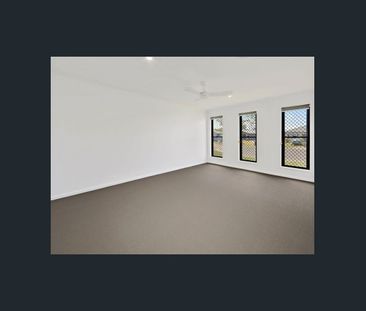 Beautiful Coastal Home in Peaceful Cul-de-Sac - Photo 2