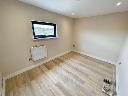 Cowbridge Road East, Cardiff, CF5 - Photo 5