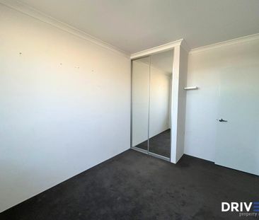 7 Dunlin Road, Banksia Grove, WA 6031 - Photo 4