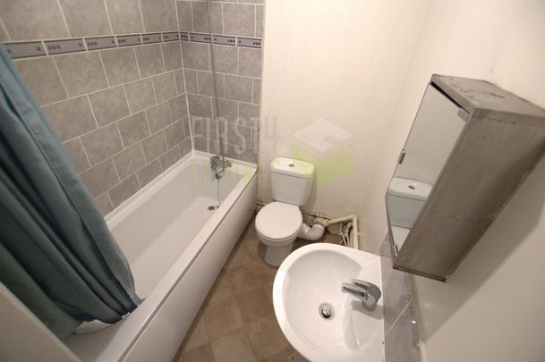 4 bedroom terraced house to rent - Photo 1