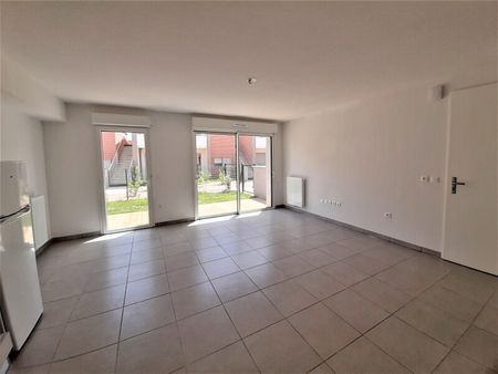 Location Maison 3 pièces 60m² CORNEBARRIEU 31700 - Photo 2
