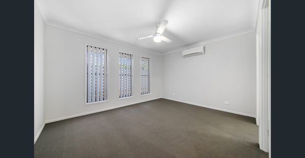 Stylish & Spacious Home You Don't Want to Miss! - Photo 1