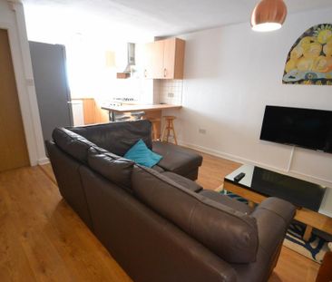 4 bedroom townhouse to rent - Photo 2