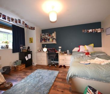 5 bedroom Flat in Brudenell Road, Leeds - Photo 5