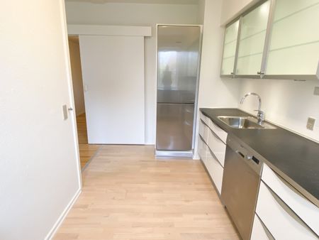 Rummelig 2-værelses lejlighed i Nørresundby - Foto 2