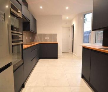 Bebbington Road, London, SE18 - Photo 4