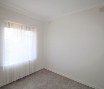 Modern 2 Bedroom Unit with Large Rear Yard - Photo 4