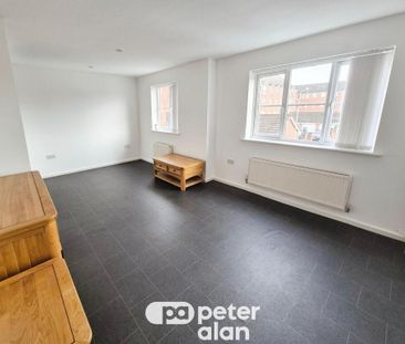 3 bedroom semi-detached house to rent - Photo 5