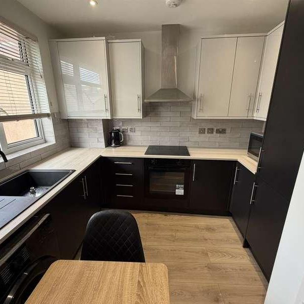 Cool Oak Lane, Colindale, London, NW9 - Photo 1