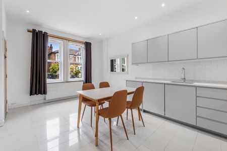 2 Bed Flat, Springbank Road, SE13 - Photo 3