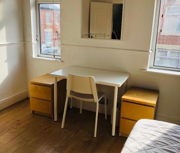 3 bedroom terraced house to rent - Photo 3
