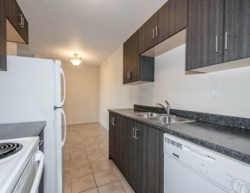 Sunset Villa | 7610 172 St NW, Edmonton - Photo 1