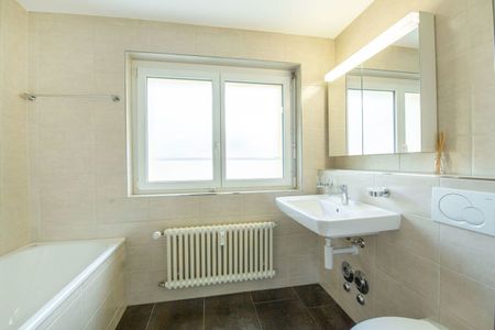 Moderne Wohnung | Ideale Anbindungen | Gepflegte Überbauung - Photo 2