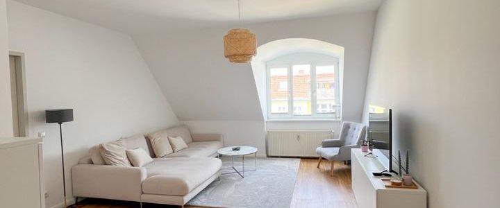 Möblierte Dachgeschosswohnung in Berlin-Schöneberg - Photo 1