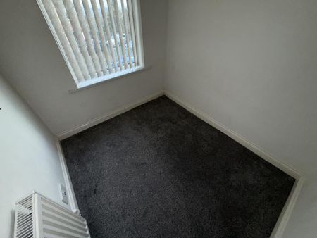 5 bedroom semi-detached house to rent - Photo 3