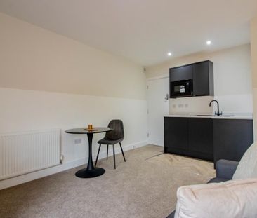 1 bedroom flat to rent - Photo 2