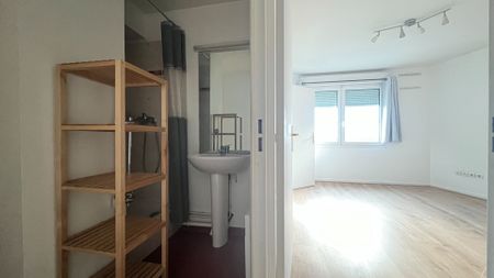 Appartement a louer Romainville - Loyer €731/mois charges comprises ** - Photo 3