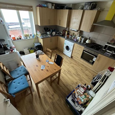 3 bedroom apartment to rent - Photo 3