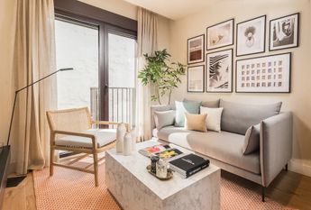 Calle de la Farmacia, Madrid, Community of Madrid 28004