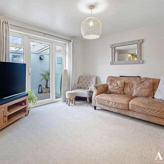 Fairfield Road, Leigh-on-sea, SS9 - Photo 1