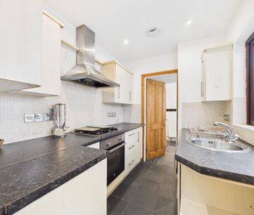 18 Willowfield Parade, Belfast, BT6 8HQ - Photo 4