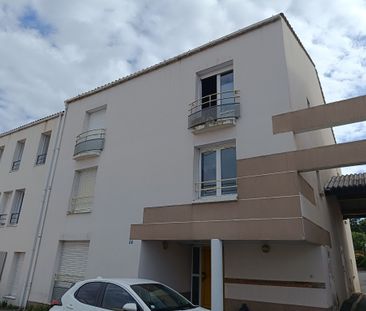 Location Appartement 1 pièce 25m² LA ROCHE SUR YON 85000 - Photo 3